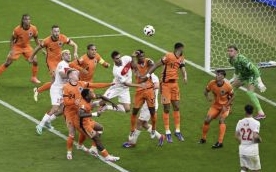 Belanda vs Turki