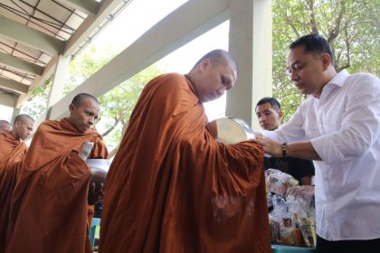 Pindapata Bhikkhu dan Pabbajja Samanera